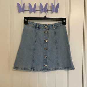 H&M Divided women’s button up light wash denim miniskirt‎ — size 2